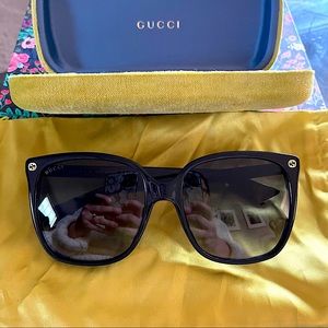 🦋Gucci Sunglasses Black GG0022S 57